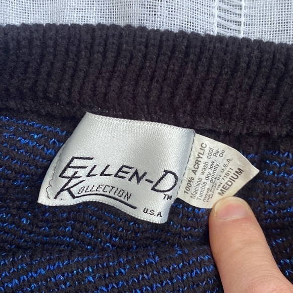 Vintage Ellen D Kollection pencil sweater skirt with sparkle blue thread design. - Picture 7 of 7